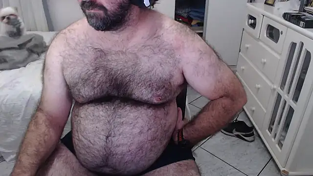 Snapshot of MysterBearMG chatting on March 22, 11:42 pm MysterBearMG online show from March 22, 11:42 pm