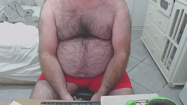 Snapshot of MysterBearMG chatting on September 11, 12:44 am MysterBearMG online show from September 11, 12:44 am