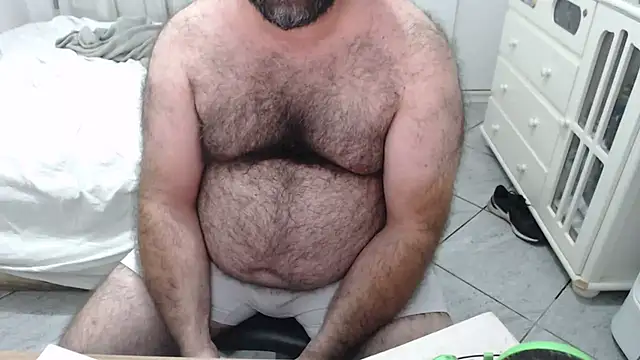 Snapshot of MysterBearMG chatting on September 14, 1:38 am MysterBearMG online show from September 14, 1:38 am