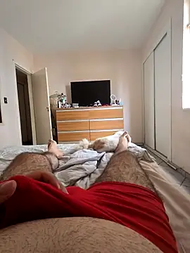 Snapshot of MysterBearMG chatting on October 8, 11:19 am MysterBearMG online show from October 8, 11:19 am