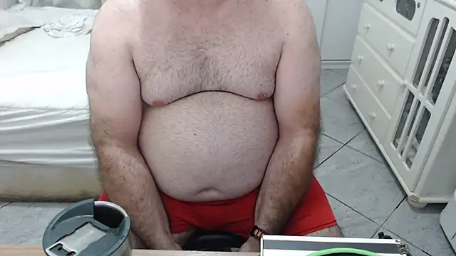 Snapshot of MysterBearMG chatting on October 8, 11:24 pm MysterBearMG online show from October 8, 11:24 pm