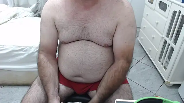 Snapshot of MysterBearMG chatting on October 11, 7:23 pm MysterBearMG online show from October 11, 7:23 pm