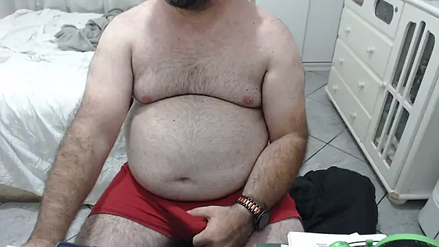 Snapshot of MysterBearMG chatting on October 18, 3:42 am MysterBearMG online show from October 18, 3:42 am