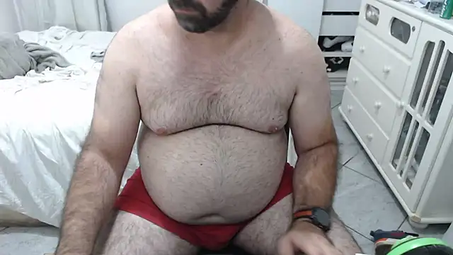 Snapshot of MysterBearMG chatting on October 20, 11:27 pm MysterBearMG online show from October 20, 11:27 pm