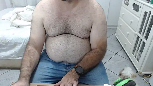 Snapshot of MysterBearMG chatting on October 30, 9:26 pm MysterBearMG online show from October 30, 9:26 pm