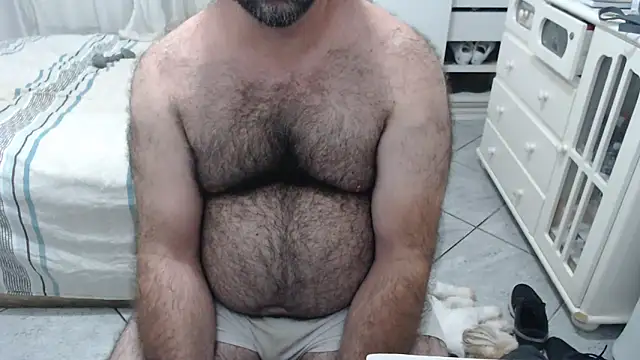 Snapshot of MysterBearMG chatting on April 28, 2:27 am MysterBearMG online show from April 28, 2:27 am