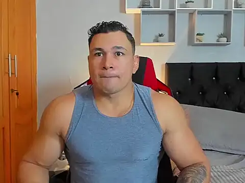 Snapshot of tyler_hank01 chatting on April 24, 7:38 pm tyler hank01 online show from April 24, 7:38 pm