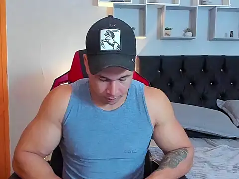 Snapshot of tyler_hank01 chatting on April 25, 1:03 pm tyler hank01 online show from April 25, 1:03 pm
