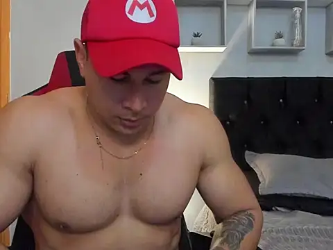 Snapshot of tyler_hank01 chatting on May 14, 12:45 pm tyler hank01 online show from May 14, 12:45 pm