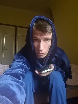 Snapshot of LuxxFin chatting on November 5, 2:06 pm LuxxFin online show from November 5, 2:06 pm