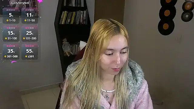 Saucy Jenn online show from September 28, 1:11 am