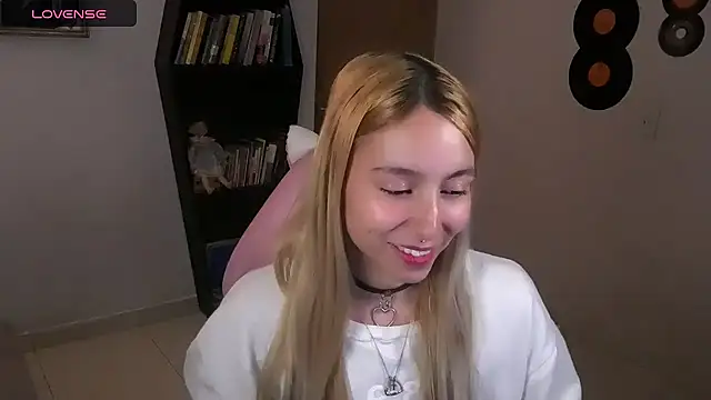 Saucy Jenn online show from October 17, 4:26 am