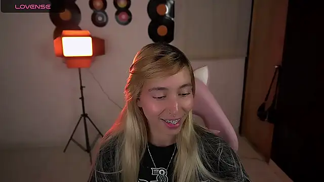 Saucy Jenn online show from April 10, 4:28 am