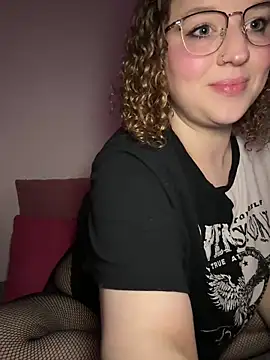 EmmieRae online show from December 29, 8:22 am