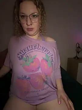 EmmieRae online show from March 11, 5:13 am