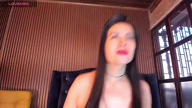 JuliaDawson  online show from March 16, 10:42 pm