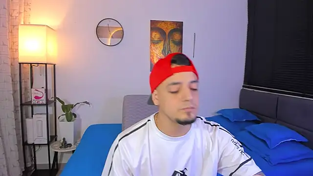 alejandro calderon1 online show from May 17, 1:03 am