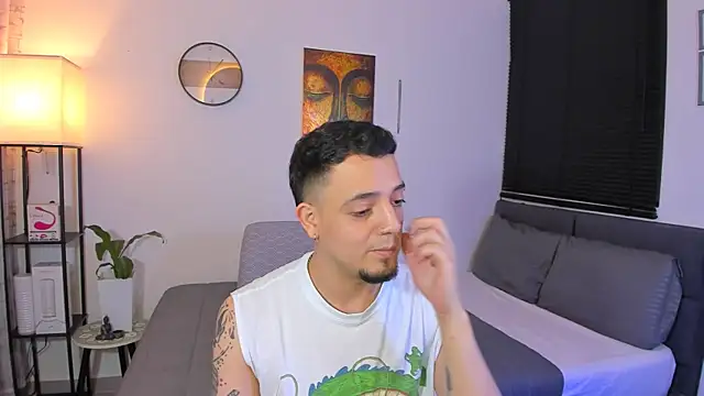 alejandro calderon1 online show from May 20, 1:56 am