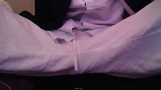 Snapshot of herver67 chatting on December 1, 3:39 pm herver67 online show from December 1, 3:39 pm