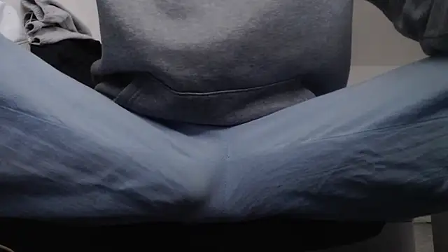 Snapshot of herver67 chatting on February 23, 4:26 pm herver67 online show from February 23, 4:26 pm