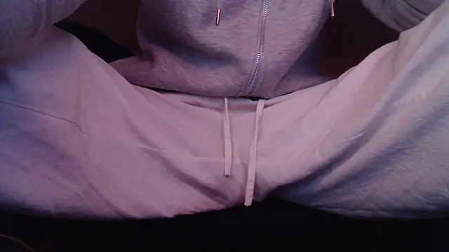 Snapshot of herver67 chatting on March 8, 5:22 am herver67 online show from March 8, 5:22 am