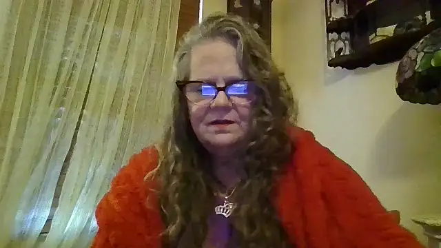 Snapshot of DestineeLoverGirl chatting on December 2, 3:18 pm DestineeLoverGirl online show from December 2, 3:18 pm