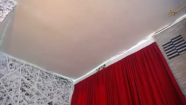 Snapshot of hornytsblonde chatting on September 19, 1:34 pm hornytsblonde online show from September 19, 1:34 pm