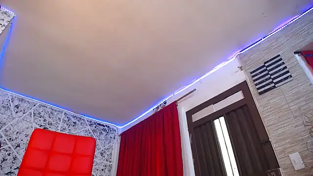 Snapshot of hornytsblonde chatting on October 19, 4:29 pm hornytsblonde online show from October 19, 4:29 pm