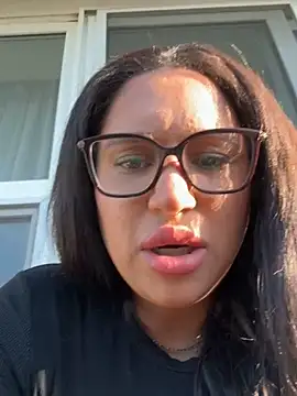 MeghanXO online show from October 14, 1:12 pm