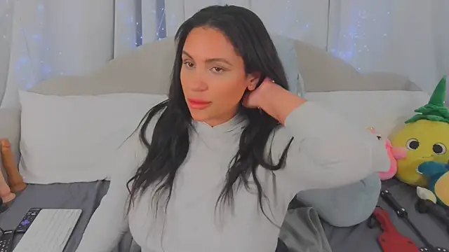 MeghanXO online show from May 15, 1:45 am