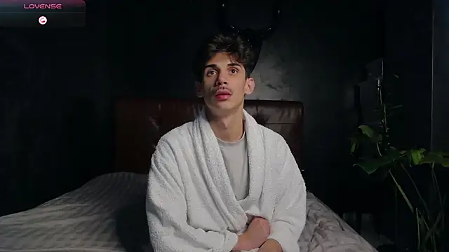 Snapshot of DanielCrush1 chatting on November 16, 1:39 pm DanielCrush1 online show from November 16, 1:39 pm