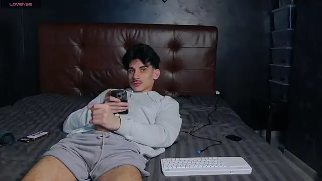 Snapshot of DanielCrush1 chatting on January 31, 7:11 pm DanielCrush1 online show from January 31, 7:11 pm