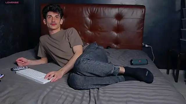 DanielCrush1 online show from May 16, 2:05 pm