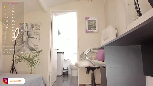 catalinasaiz online show from October 13, 2:06 pm