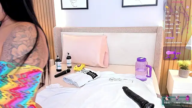 Snapshot of bounce_katty chatting on March 22, 8:12 pm bounce katty online show from March 22, 8:12 pm