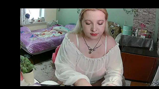 Snapshot of caramel_maria chatting on October 26, 6:52 am caramel maria online show from October 26, 6:52 am