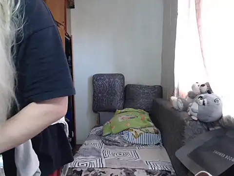 Snapshot of BustyBlond chatting on January 15, 12:15 pm BustyBlond online show from January 15, 12:15 pm