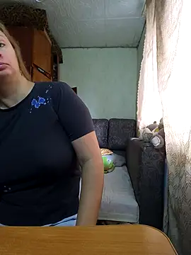 Snapshot of BustyBlond chatting on October 11, 5:28 am BustyBlond online show from October 11, 5:28 am