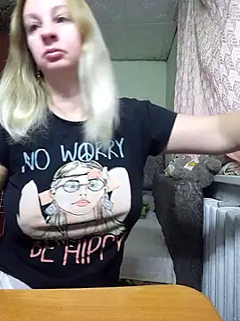 Snapshot of BustyBlond chatting on October 31, 4:57 am BustyBlond online show from October 31, 4:57 am