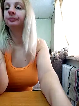 Snapshot of BustyBlond chatting on November 2, 10:06 am BustyBlond online show from November 2, 10:06 am