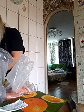 Snapshot of BustyBlond chatting on November 13, 9:19 am BustyBlond online show from November 13, 9:19 am