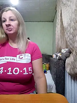 Snapshot of BustyBlond chatting on November 14, 6:06 pm BustyBlond online show from November 14, 6:06 pm