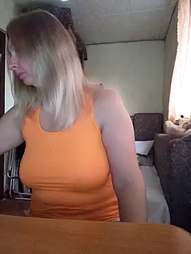 Snapshot of BustyBlond chatting on November 22, 5:17 am BustyBlond online show from November 22, 5:17 am