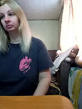 Snapshot of BustyBlond chatting on January 13, 6:08 am BustyBlond online show from January 13, 6:08 am