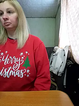 Snapshot of BustyBlond chatting on January 18, 1:26 pm BustyBlond online show from January 18, 1:26 pm