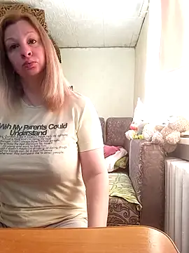 BustyBlond online show from May 6, 4:30 am