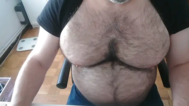 mikeyhotbear online show from May 21, 8:43 am