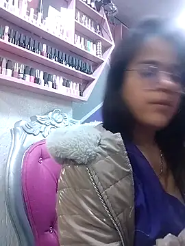 Snapshot of rociguar chatting on April 5, 1:25 am rociguar online show from April 5, 1:25 am