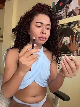 GabriSaenz online show from May 1, 1:37 pm