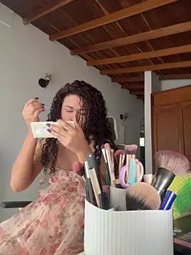 GabriSaenz online show from May 11, 1:06 pm